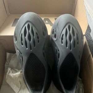 Yeezy foam runner size gs 6